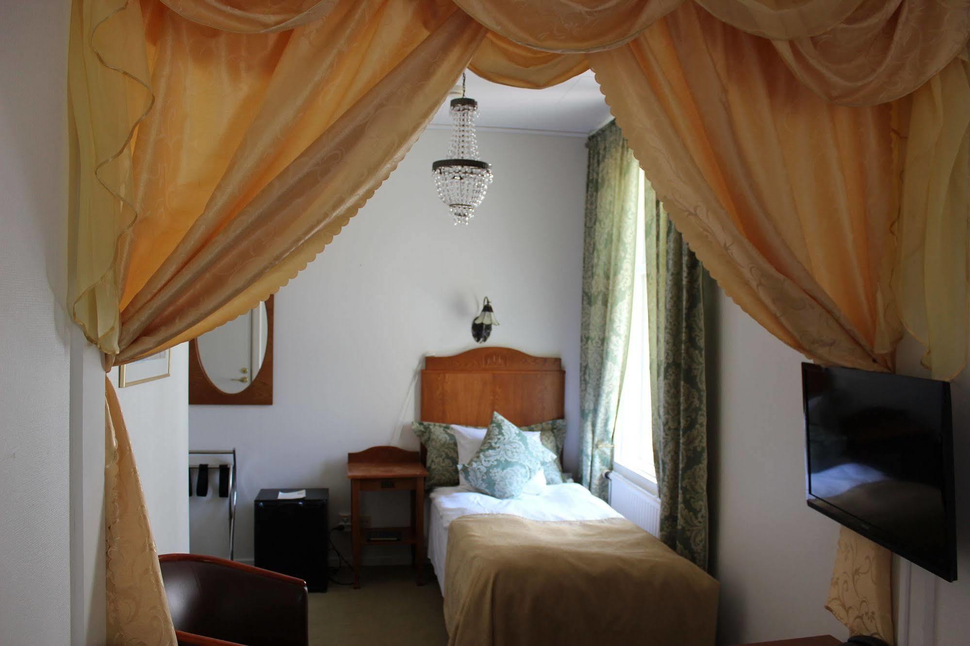 Hotell Laeckoe Лидшьопинг Екстериор снимка